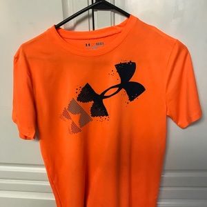 Under Armour Boys Tee “Size YL”